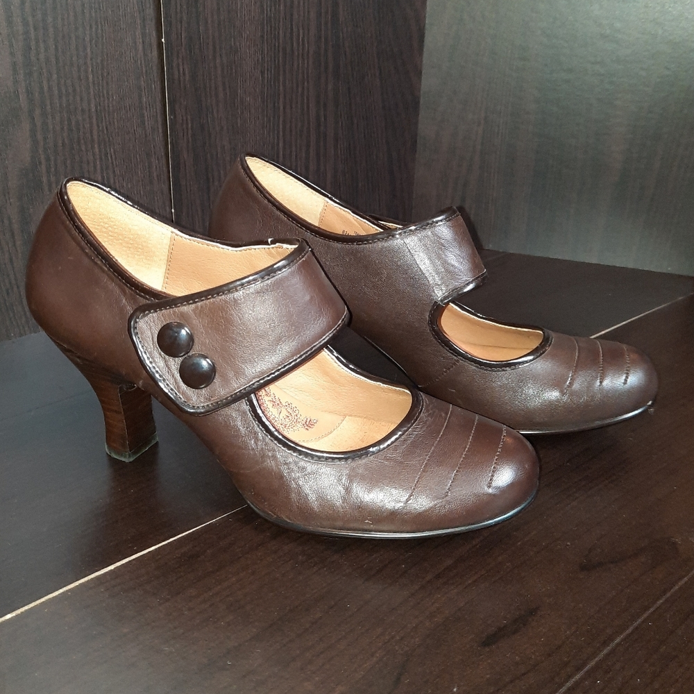Softt Women's Mary Jane Sz 8.5
